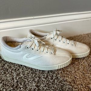 Tretorn Nylite 80's women’s white tennis shoe, size 8 AA Narrow